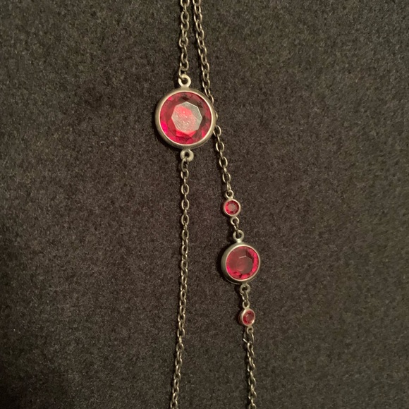 Long silver and red stone necklace - Picture 2 of 2